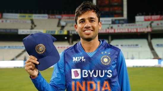 Ravi Bishnoi made his India debut in the first T20I against West Indies at the Eden Garden Stadium in Kolkata.(Twitter/BCCI)