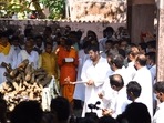 Bappa Lahiri cries as he performs father Bappi Lahiri's last rites. (Varinder Chawla) Bappa Lahiri cries as he performs father Bappi Lahiri's last rites. (Varinder Chawla)
