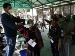 Karnataka last week lifted the negative RT-PCR test report mandate for Maharashtra travellers. (Sakib Ali/HT) Karnataka last week lifted the negative RT-PCR test report mandate for Maharashtra travellers. (Sakib Ali/HT)