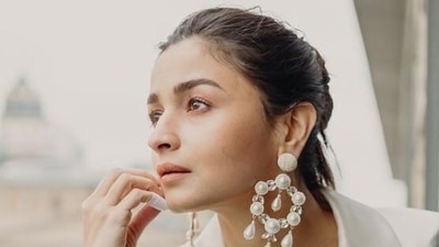 Alia Bhatt plays the titular role in Gangubai Kathiwadi.