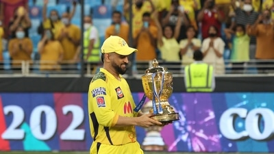 MS Dhoni with the IPL 2021 trophy. (IPL) MS Dhoni with the IPL 2021 trophy. (IPL)