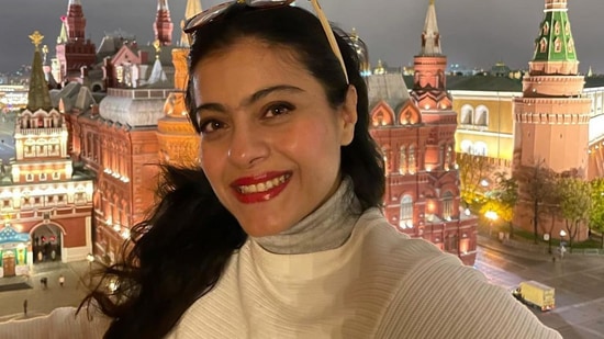 Kajol buys 2 new apartments in Juhu. Kajol buys 2 new apartments in Juhu.