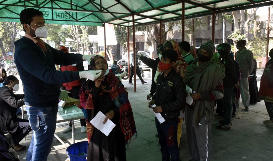 Karnataka last week lifted the negative RT-PCR test report mandate for Maharashtra travellers. (Sakib Ali/HT) Karnataka last week lifted the negative RT-PCR test report mandate for Maharashtra travellers. (Sakib Ali/HT)