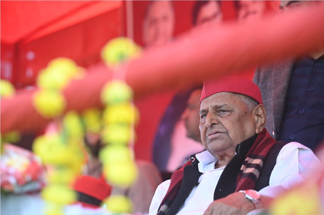 Samajwadi Party founder-patron Mulayam Singh Yadav in Karhal on Thursday, February 17, 2022. His son and SP president Akhilesh Yadav is contesting the Uttar Pradesh assembly elections for the first time from Karhal constituency, which will vote on Sunday (February 20) in the third phase of the polls. (Twitter/Samajwadi Party)