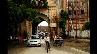 A scene in contemporary Rampur in Utter Pradesh. Mir Yar Ali Khan Jan Sahib’s long poem Musaddas Tahniyat-e- Jashne-Benazir vividly portrays a festival fair held in Rampur in 1867-68. (Pradeep Gaur/Mint)