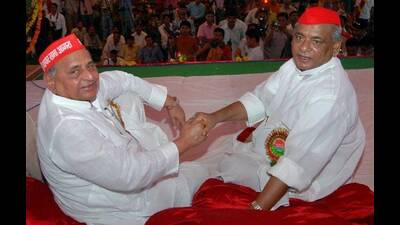 Etah and Kasganj have seen Kalyan Singh and Mulayam Singh both as friends and foes Etah and Kasganj have seen Kalyan Singh and Mulayam Singh both as friends and foes