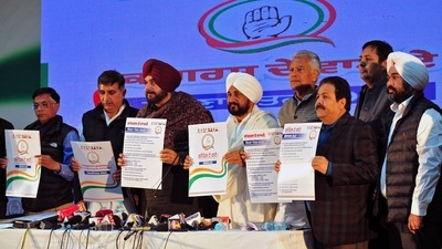 Flanked by Chief Minister Charanjit Singh Channi, Congress leaders Sunil Jakhar, Harish Chaudhary, Rajiv Shukla and Pawan Khera, Sidhu said, “The party manifesto is an instrument for the resurrection of Punjab.” (ANI)