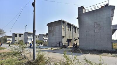Over 600 paper traders were allotted plots at the IFC Ghazipur in 2004-5. (Raj K Raj/HT)