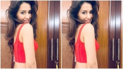 Disha Patani performs Rack Pull with 80 kilos. Tiger calls her ‘Wonder-woman’ (Instagram/@dishapatani)