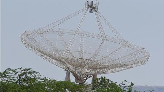 Fast radio burst are extremely bright radio pulses from distant galaxies that last for only a few milliseconds. (HT File Photo) Fast radio burst are extremely bright radio pulses from distant galaxies that last for only a few milliseconds. (HT File Photo)