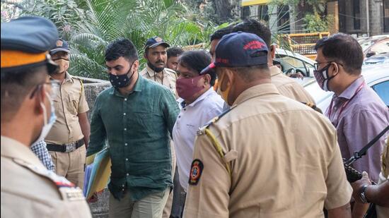 The agency on Friday produced Dawood Ibrahim’s brother Iqbal Kaskar before special PMLA judge M G Deshpande, pursuant to a production warrant issued by the court on Wednesday (Pratik Chorge/HT PHOTO)
