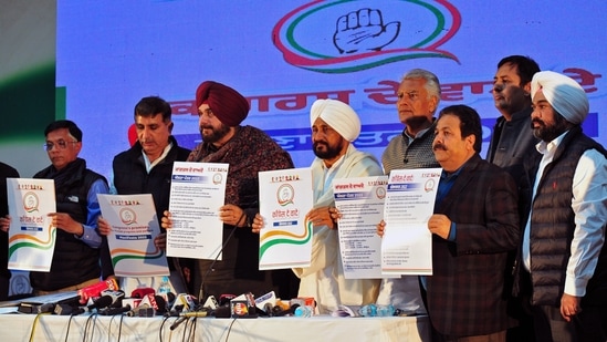 Flanked by Chief Minister Charanjit Singh Channi, Congress leaders Sunil Jakhar, Harish Chaudhary, Rajiv Shukla and Pawan Khera, Sidhu said, “The party manifesto is an instrument for the resurrection of Punjab.” (ANI)