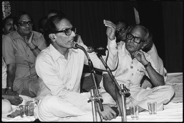 A mushaira in progress on 14 June 1984. (Ajit Kumar/HT Photo)