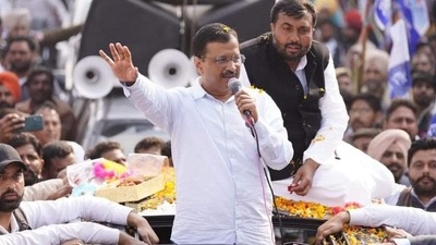 AAP national convener Arvind Kejriwal during a roadshow in Jalalabad on Friday. (HT Photo) AAP national convener Arvind Kejriwal during a roadshow in Jalalabad on Friday. (HT Photo)