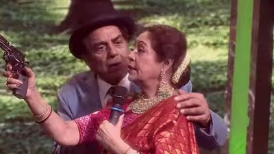 Dharmendra and Kirron Kher recreate a scene from Sholay on India's Got Talent. Dharmendra and Kirron Kher recreate a scene from Sholay on India's Got Talent. 