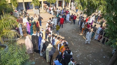 Kairana: Citizens wait to cast their vote outside a polling booth, during the first phase of Uttar Pradesh Assembly elections. (PTI / File)