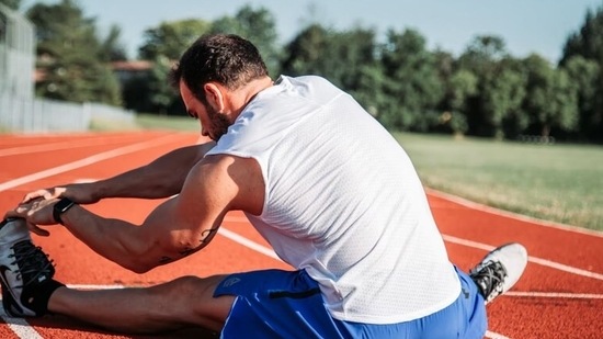 Increases range of motion: A 2019 study of 24 young adults found that both static and dynamic stretching can improve your range of motion.(Unsplash)