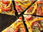 Recipe: Give fast food a healthy twist with Zucchini Pizza (Manvi Kohli) Recipe: Give fast food a healthy twist with Zucchini Pizza (Manvi Kohli)