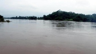 The car of the wedding procession became uncontrolled and fell into Chambal River from a small culvert. (Representational Image)