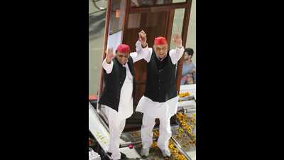 Samajwadi party national president Akhilesh Yadav during road show for SP candidate Ravidas Mehrotra at Hazratganj crossing in Lucknow on Sunday. (Deepak Gupta/HT Photo)