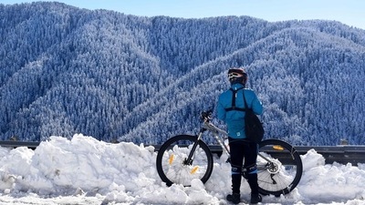Himachal's Kufri bans snow adventure activities, tourism business disappointed&nbsp; (HT Photo/Deepak Sansta)