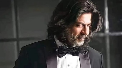 Shah Rukh Khan is seen with long hair and a gray beard in the edited picture. Shah Rukh Khan is seen with long hair and a gray beard in the edited picture.