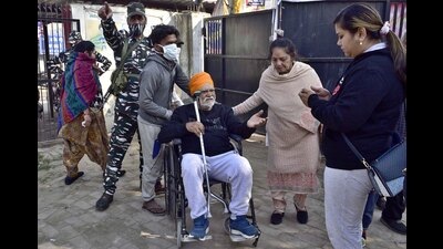 Notwithstanding physical limitations or frail health, the elderly and persons with disability in Ludhiana exercised their franchise in the Punjab assembly elections. (Gurpreet Singh/HT Photo ) Notwithstanding physical limitations or frail health, the elderly and persons with disability in Ludhiana exercised their franchise in the Punjab assembly elections. (Gurpreet Singh/HT Photo )