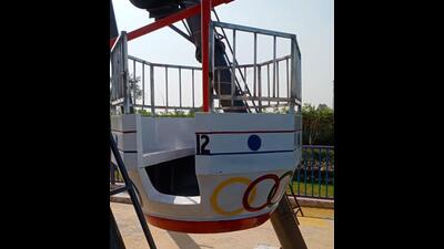 The victims were onboard a Ferris wheel ride during a school trip at H20 Fun Park-cum-Amusement Park in Ambala on Saturday, when the safety gate of their cabin gave way. (HT Photo) The victims were onboard a Ferris wheel ride during a school trip at H20 Fun Park-cum-Amusement Park in Ambala on Saturday, when the safety gate of their cabin gave way. (HT Photo)