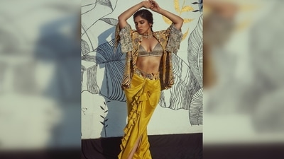Bhumi Pednekar's bold bronze smokey eye lids, defined eyebrows and nude pink lips complemented her look really well. (Instagram/@bhumipednekar) Bhumi Pednekar's bold bronze smokey eye lids, defined eyebrows and nude pink lips complemented her look really well. (Instagram/@bhumipednekar)
