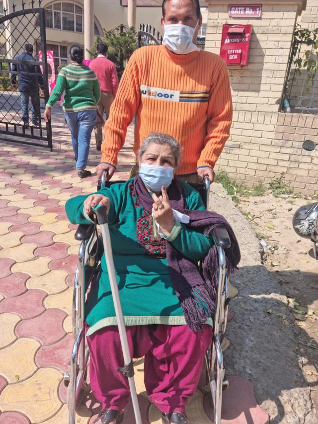 Surinder Kaur, 73, after casting her vote in Phase 11, Mohali. (HT Photo)
