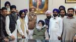 SAD patriarch Parkash Singh Badal with his supporters and aides at the family’s farmhouse in Muktsar on Monday. (HT Photo) SAD patriarch Parkash Singh Badal with his supporters and aides at the family’s farmhouse in Muktsar on Monday. (HT Photo)