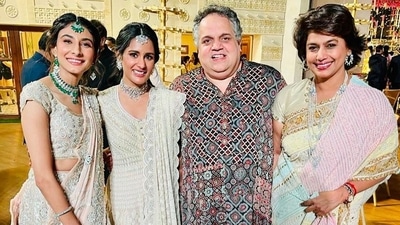 Ace designer Sandee Khosla was also spotted at the wedding. He wore a printed black kurta pyjama set. (Instagram/@pinkyreddyofficial) Ace designer Sandee Khosla was also spotted at the wedding. He wore a printed black kurta pyjama set. (Instagram/@pinkyreddyofficial)