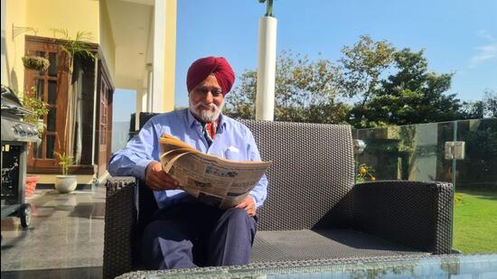 AAP’s Dakha candidate KNS Kang reading a newspaper at his farmhouse in Baddowal. (HT Photo) AAP’s Dakha candidate KNS Kang reading a newspaper at his farmhouse in Baddowal. (HT Photo)