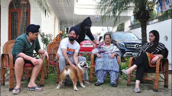 AAP’s Patiala Urban candidate Ajitpal Singh Kohli with his family and pet. (HT Photo) AAP’s Patiala Urban candidate Ajitpal Singh Kohli with his family and pet. (HT Photo)