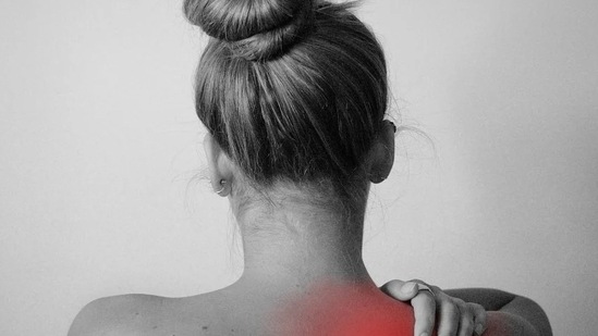 As you welcome your bundle of joy and get busy with motherhood, aches especially back pains should not be ignored. Postpartum back pain is common and affects about 70% of new moms, but if not treated on time, it could last for decades. Shikha Kumari, Executive physiotherapist, Cloudnine Group of Hospitals, Patparganj, New Delhi gives tips on how to tackle back pain in new mothers.(Pixabay)