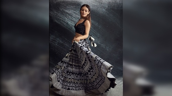 Radhika Madan lifted her lehenga and flaunted her lehenga as she twirled for the camera.(Instagram/@sukritigrover)