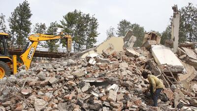 The demolition drive was being conducted in Kashmir’s Ganderbal district by the irrigation and flood control department, along with tehsildar and police. (Representative image/HT) The demolition drive was being conducted in Kashmir’s Ganderbal district by the irrigation and flood control department, along with tehsildar and police. (Representative image/HT)