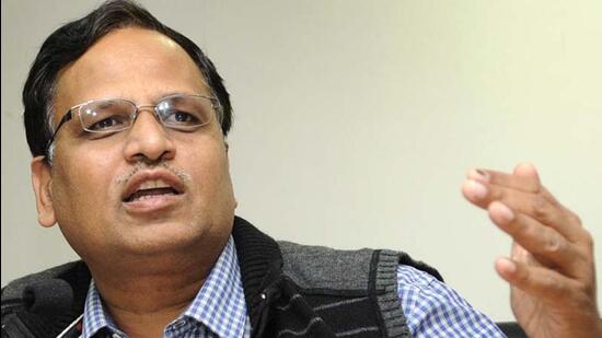 Delhi water minister Satyendar Jain said the DJB’s 36 STPs produce about 700-800 tonnes of sludge -- residue that accumulates in sewage treatment plants -- daily, which will be treated using modern technology. (HT Archive)