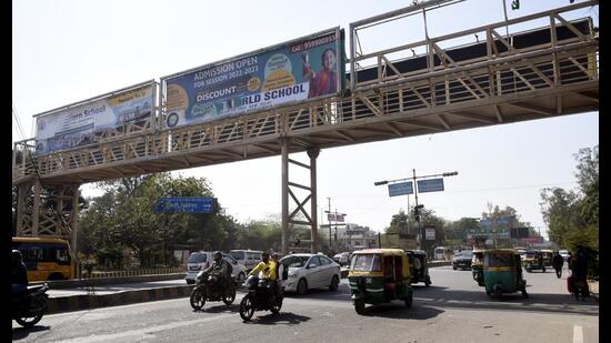 A view of a foot overbridge on GT road, in Ghaziabad on Tuesday. (Sakib Ali /HT)