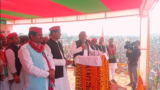 SP chief Akhilesh Yadav addressing a public meeting in Prayagraj on Tuesday. (HT photo)