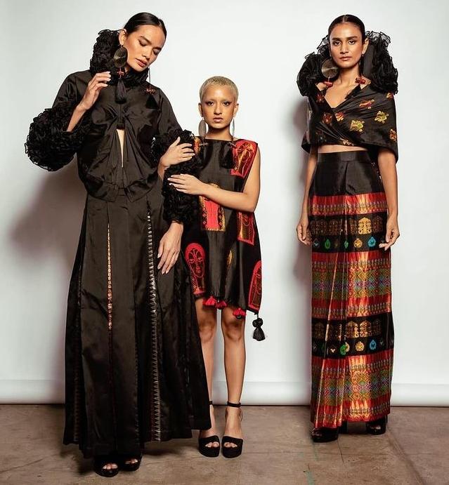 Toshada Uma (C) with models Anjali Lama (L) and Aishwarya (R) (Photo: Instagram/toshadaa) Toshada Uma (C) with models Anjali Lama (L) and Aishwarya (R) (Photo: Instagram/toshadaa)