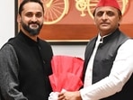 Akhilesh Yadav (right) with Mayank Joshi (Twitter)