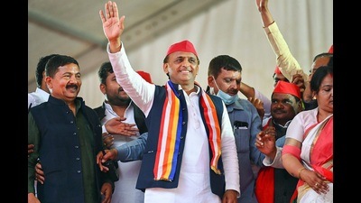 Samajwadi Party President Akhilesh Yadav waves at the people, during an election campaign rally for UP Assembly elections, in Barabanki. (PTI) Samajwadi Party President Akhilesh Yadav waves at the people, during an election campaign rally for UP Assembly elections, in Barabanki. (PTI)