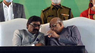 Jharkhand chief minister Hemant Soren and state’s governor Ramesh Bais. (ANI)