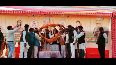 Bhupesh Baghel addressing a public meeting in Pratapgarh on Wednesday. (HT Photo) Bhupesh Baghel addressing a public meeting in Pratapgarh on Wednesday. (HT Photo)