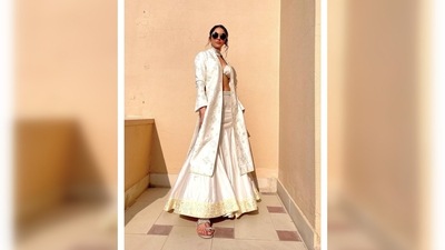 This is a great look for any evening wedding function. You can style it with an embroidered cape. (Instagram/@rakulpreet) This is a great look for any evening wedding function. You can style it with an embroidered cape. (Instagram/@rakulpreet)
