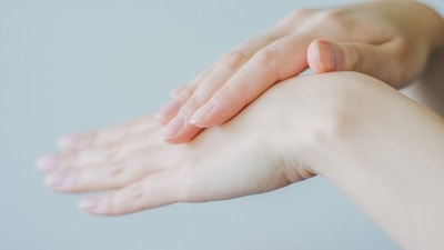 Accelerates wound healing process: The antioxidants and Vitamin E in Argan oil may heal wounds faster. (Unsplash) Accelerates wound healing process: The antioxidants and Vitamin E in Argan oil may heal wounds faster. (Unsplash)