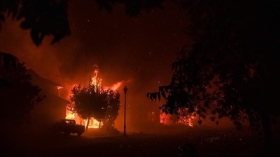 Large wildfires, which can rage uncontrolled for days or weeks, cause respiratory and heart problems, especially for the elderly and very young. (AFP Photo. Representative image) Large wildfires, which can rage uncontrolled for days or weeks, cause respiratory and heart problems, especially for the elderly and very young. (AFP Photo. Representative image)