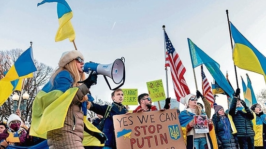 People demonstrate over the Ukraine crisis at the White House in Washington. AFP