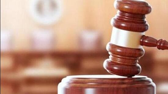 The DEO had been asked to explain why contempt proceedings should not be initiated against her, as despite submitting an undertaking on December 15,2021, the department failed to release the benefits. (Getty Images/iStockphoto)